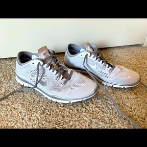 ‼️CLOSET CLEAN OUT- Women’s Nike Free TR Fit 4 Shoes